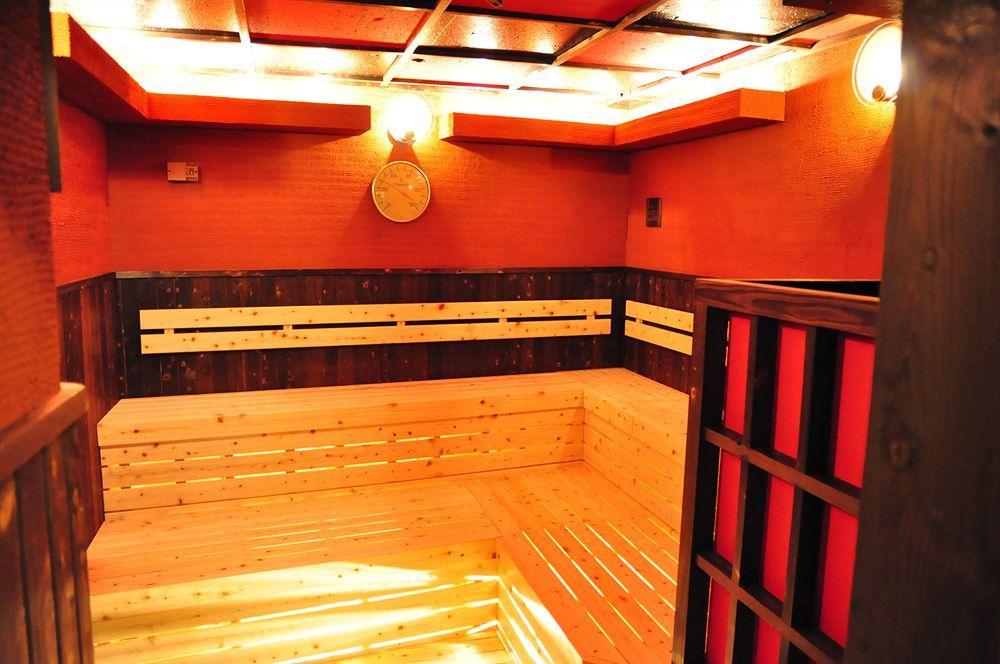 Capsule Hotel & Sauna Ikebukuro Plaza Tokio Buitenkant foto