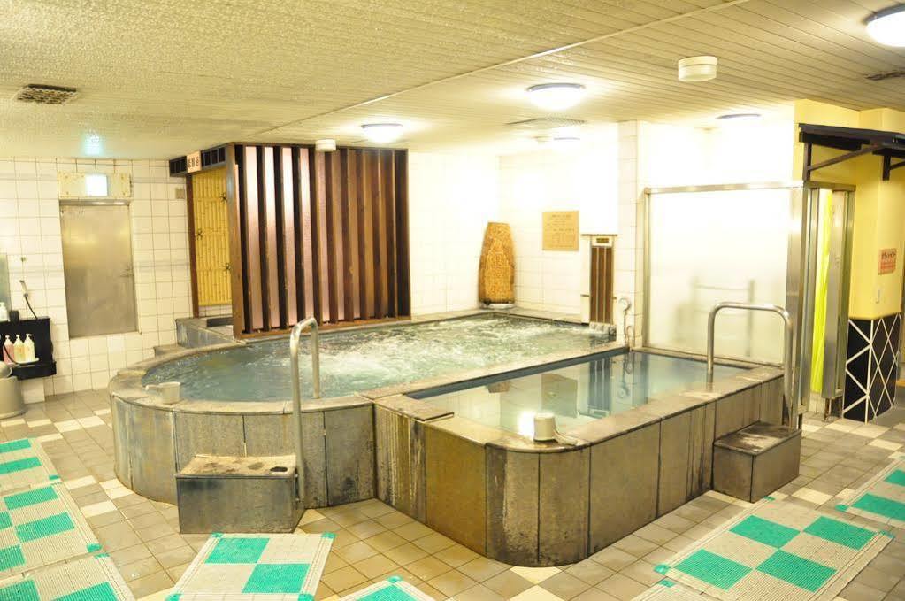 Capsule Hotel & Sauna Ikebukuro Plaza Tokio Buitenkant foto
